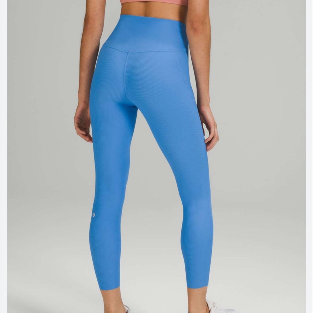 Lululemon sz6 Base Pace High Rise Ribbed tights 25”